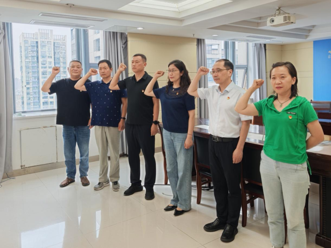 政治生日强党性 初心如磐担使命——市商务局开展庆祝建党104周年“政治...